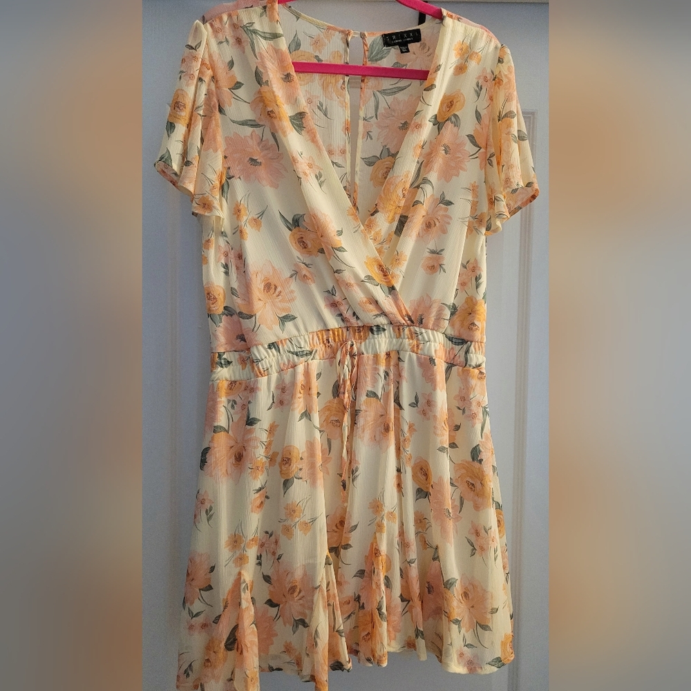 🍑 Trixxi Floral Mini Dress -NWOT- - Picture 5 of 14